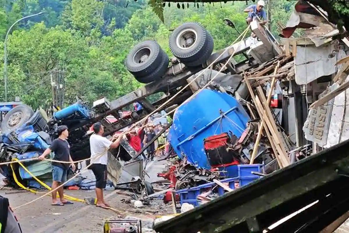 Kecelakaan Truk Tangki di Kalijambe Purworejo 11 November 2025