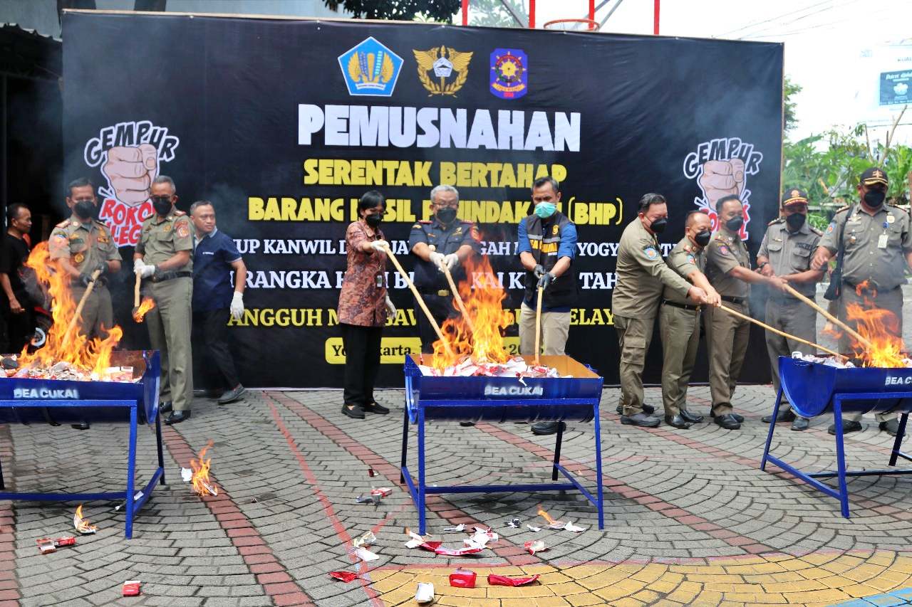 Peringati HUT ke-79, Bea Cukai Yogyakarta dan Magelang Hancurkan Barang Sitaan Senilai Rp2,5 Miliar
