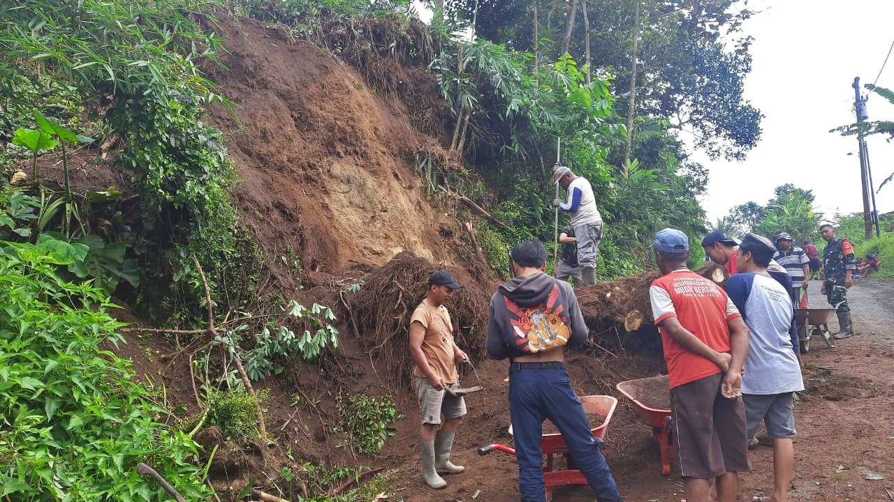 Salah satu bencana alam tanah longsor di Magelang