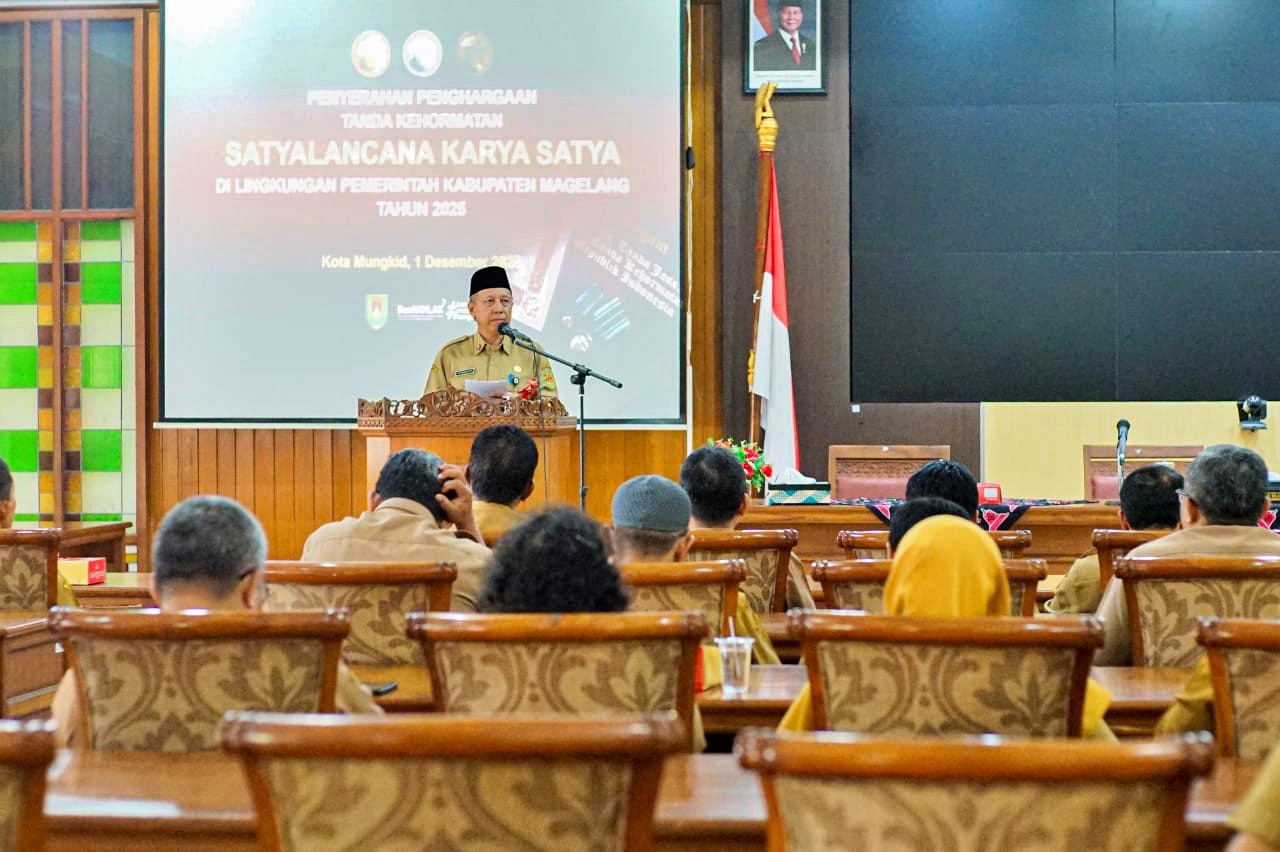 60 PNS Pemkab Magelang Terima Penghargaan Satyalencana Karya Satya