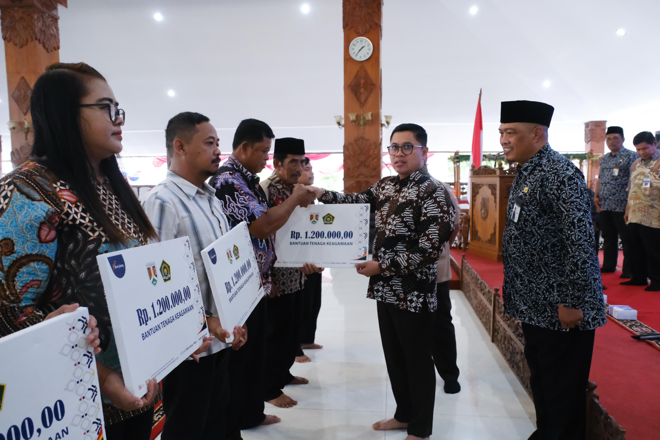 Pemkot Magelang Salurkan Dana Hibah Rp 746 Juta untuk 622 Tenaga Keagamaan
