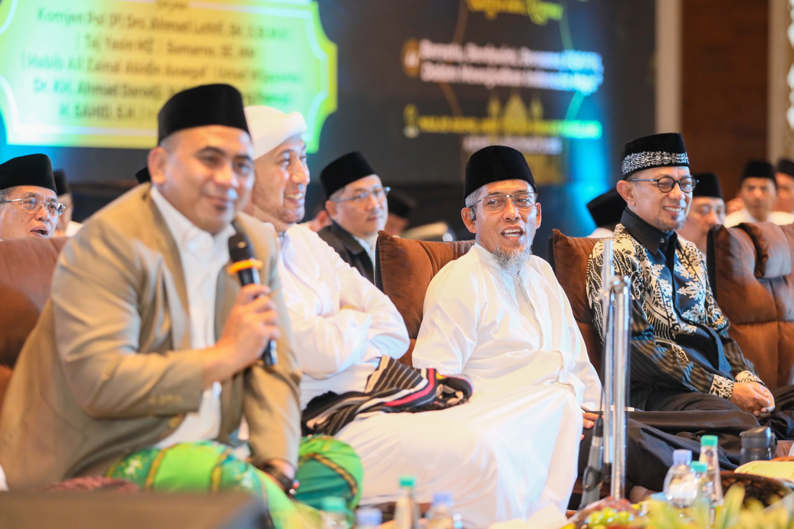 Jateng Bersholawat di MAJT Magelang, Ribuan Warga Berdoa untuk Korban Bencana
