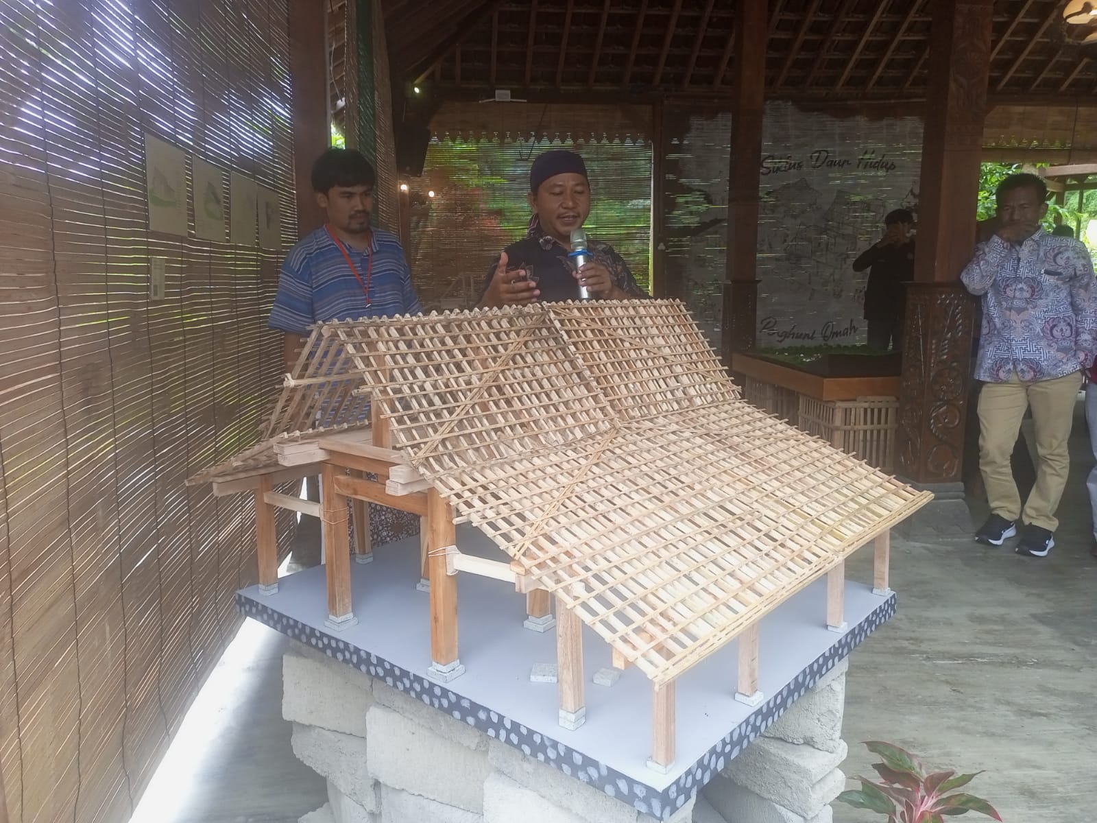 UNESCO Gelar Pameran Arsitektur Vernakular Omah Jawa Mbuduran di Kawasan Situs Warisan Dunia Borobudur