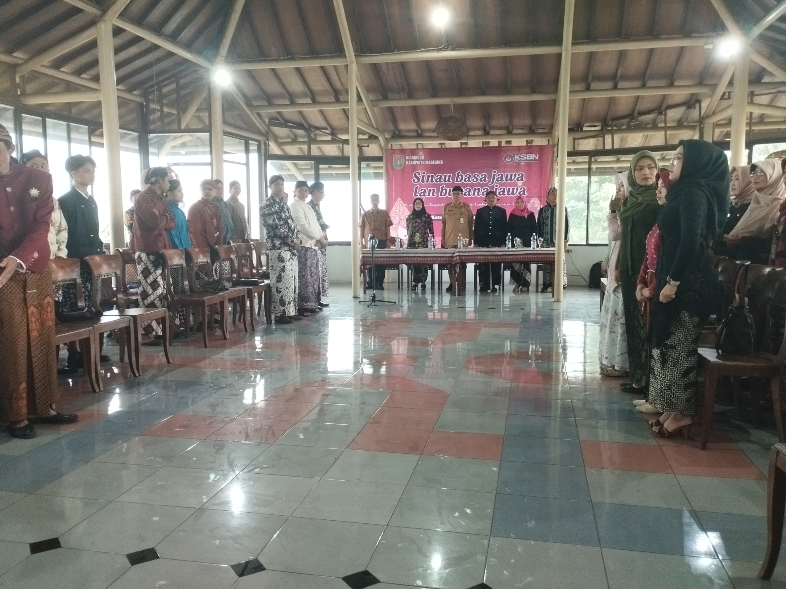 “Ojo Ilang Jowone”, Disdikbud dan KSBN Gelar Sinau Basa Jawa lan Busana Jawa di Magelang