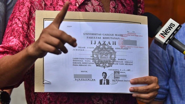 Ilustrasi. Polisi tunjukkan ijazah asli Jokowi ke Roy Suryo_foto Antara