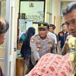 Kapolsek Sawangan Ikut Turun Langsung Evakuasi Pendaki Gunung Merbabu yang meninggal dunia