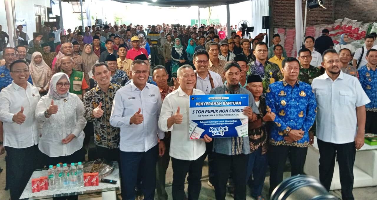 Menko Pangan Tinjau Kios Pupuk di Magelang, Pastikan Subsidi Tepat Sasaran
