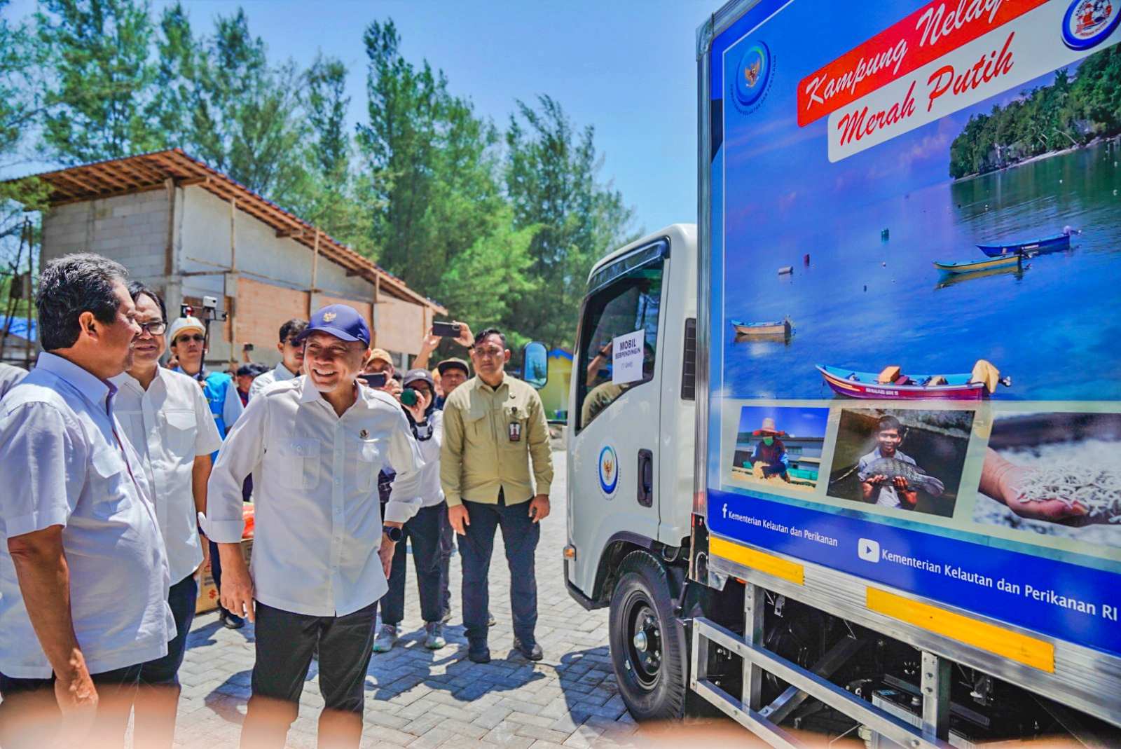 Menko Pangan dan Menteri KKP Tinjau Progres Kampung Nelayan Merah Putih di Purworejo