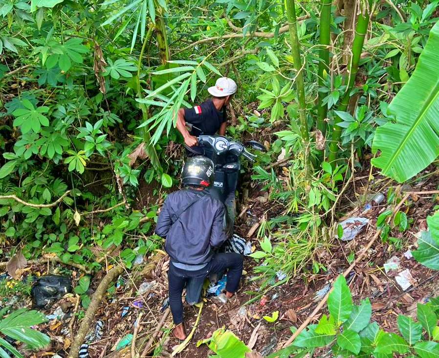 Motor Terperosok di Arah 6 Langit Magelang, Polisi Ingatkan Pengendara Lebih Waspada