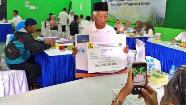 Sawah Terkena Proyek Tol, Kakek 90 Tahun di Magelang Jadi Miliarder