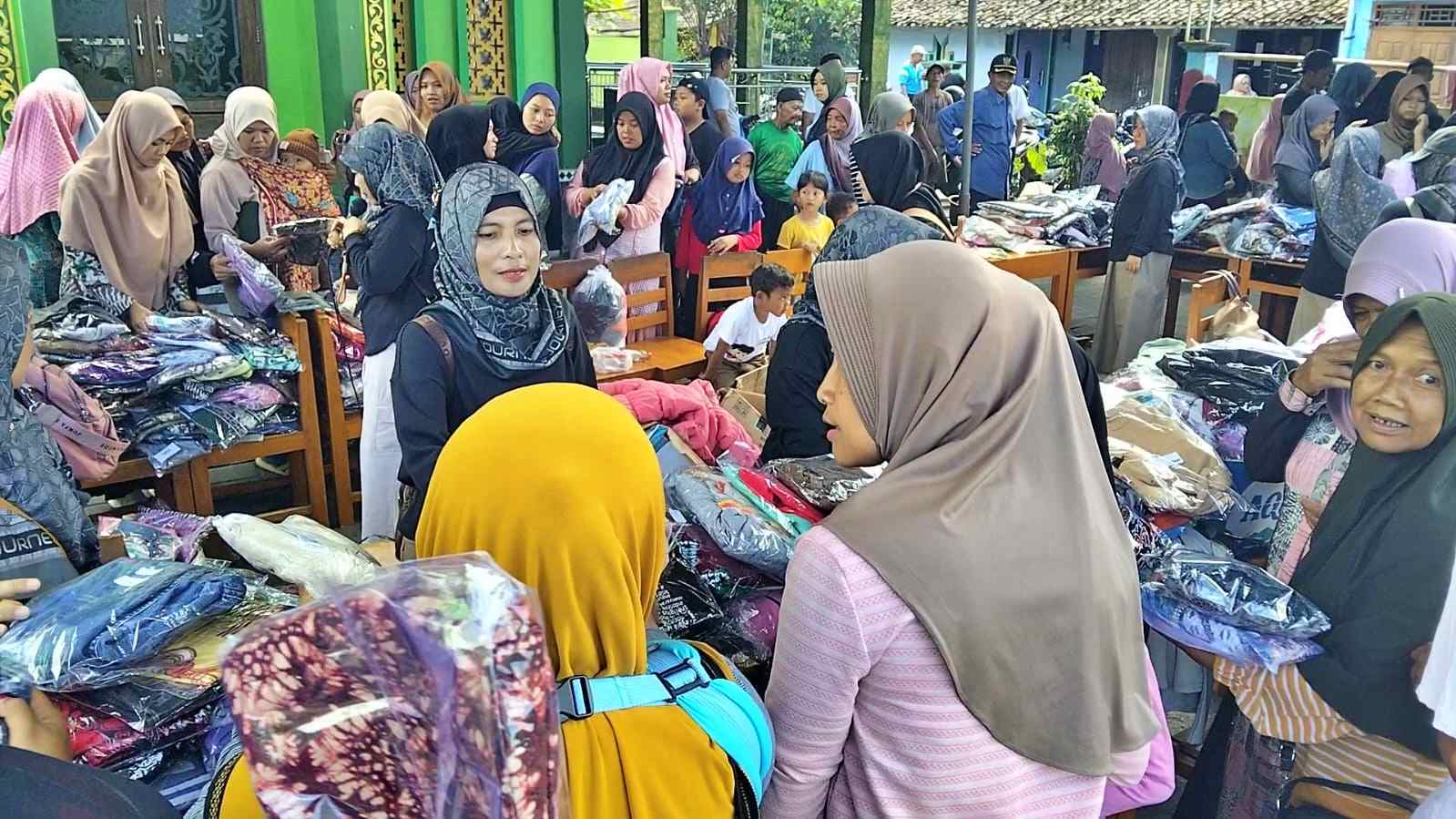 Warga Lereng Merapi Antusias Ikuti Sunatan Massal dan Bazar Bakti Sosial HAB Kemenag Kabupaten Magelang