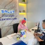 Para Calon Mahasiswa Universitas Terbuka Sedang Mendaftar di SALUT Lentera Ilmu Muntilan