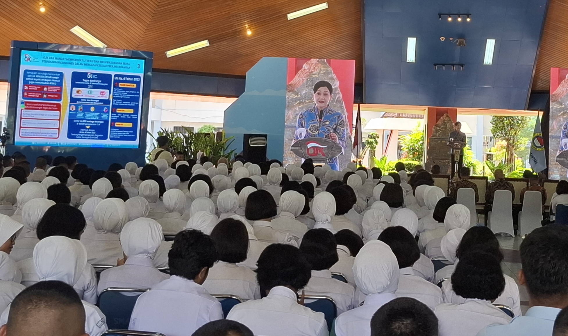 OJK Lakukan Edukasi dan Literasi Keuangan kepada Siswa SMA Taruna Nusantara Magelang