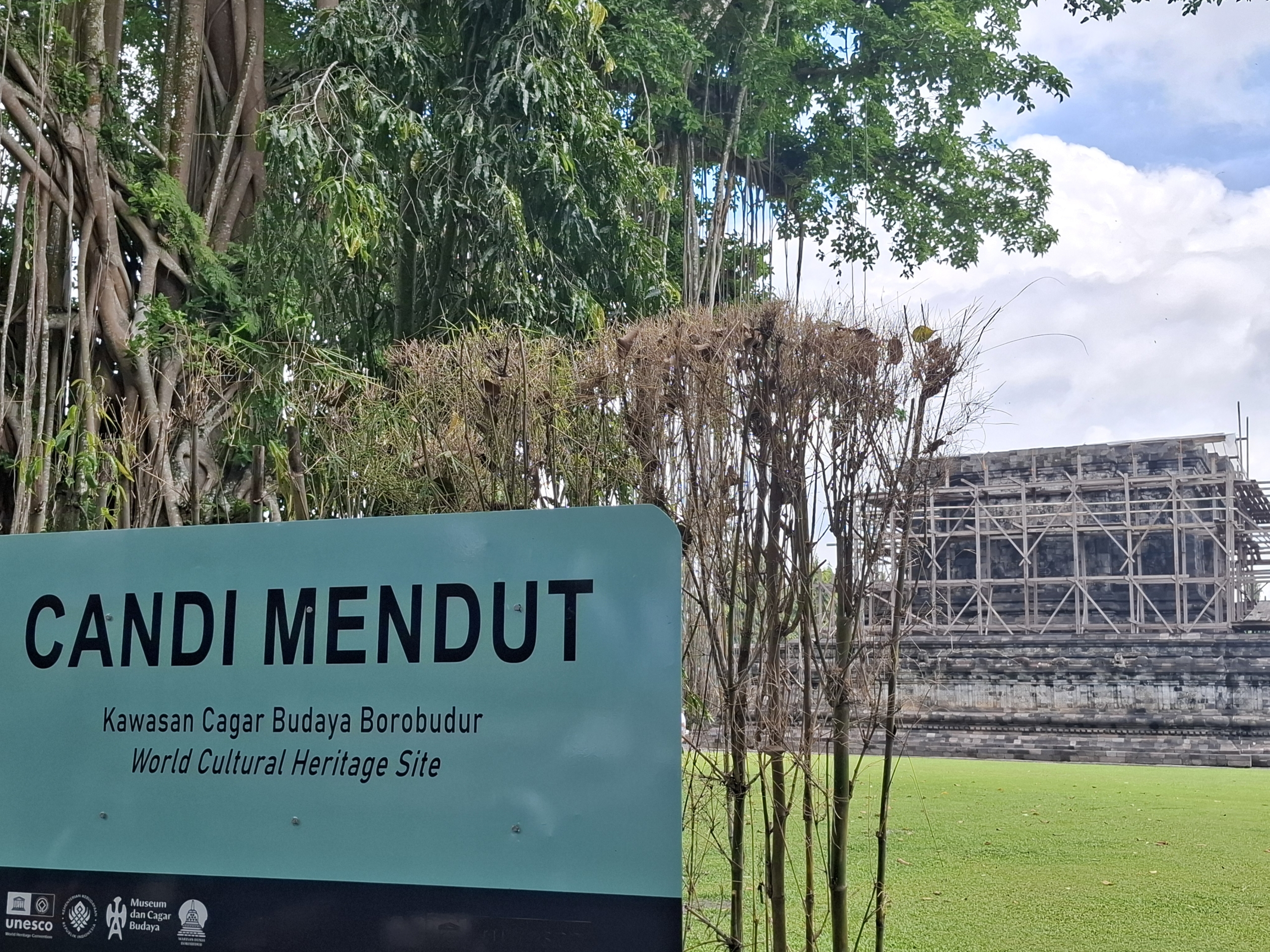 Candi Mendut dalam Masa Pemugaran, Tiket Masuk Diskon 50 Pesen