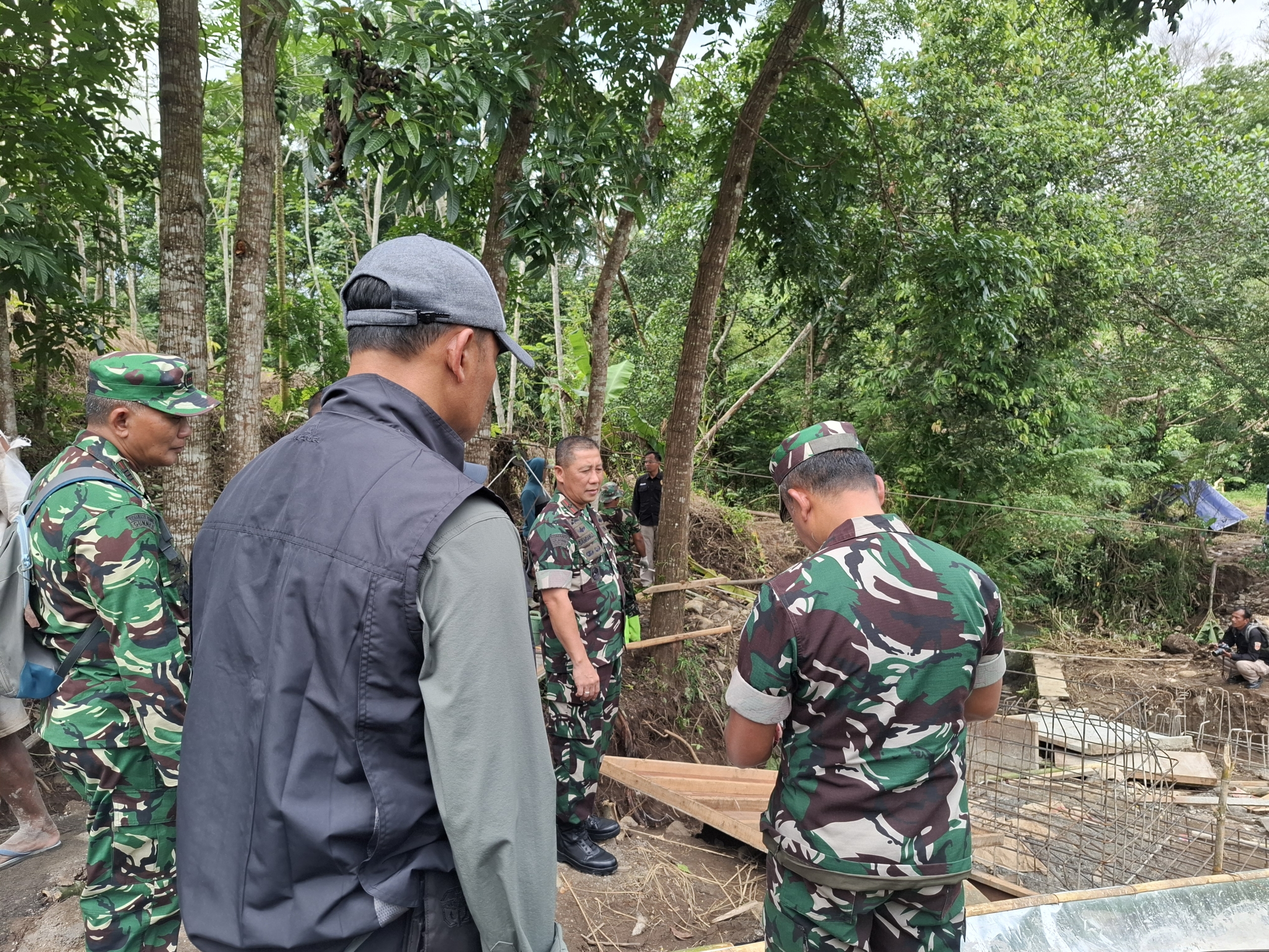 Jembatan Gantung Garuda Hubungkan 2 Kecamatan di Magelang, Danrem 072/Pamungkas Tinjau Progres Pembangunan