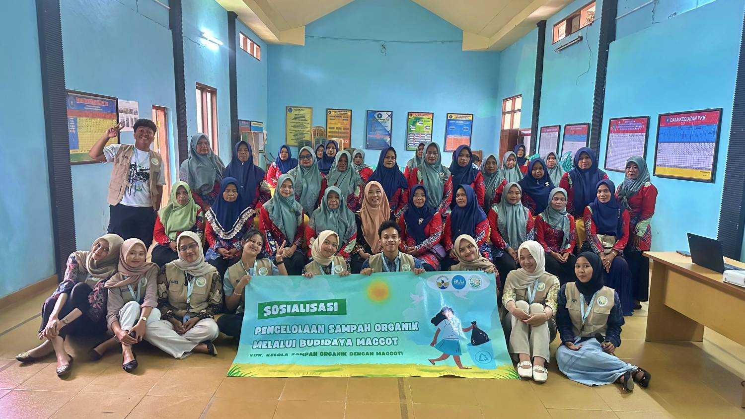 Kurangi Sampah Organik, Mahasiswa KKN Perkenalkan Budidaya Maggot di Desa Sonorejo