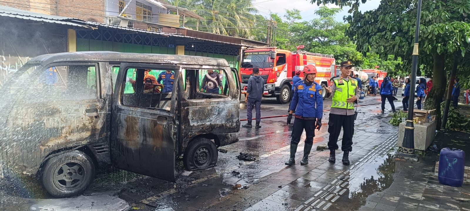 Kejadian sebuah kebakaran mobil di Borobudur 14 Januari 2026