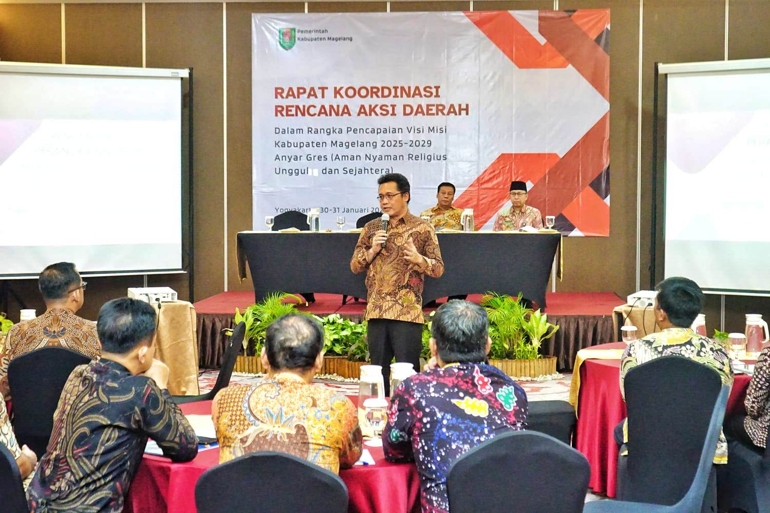 Bupati Magelang Grengseng Pamuji didampingi Wakil Bupati Magelang Sahid beserta seluruh jajaran OPD saat mengikuti forum koordinasi rencana aksi daerah dan sinergitas perangkat daerah