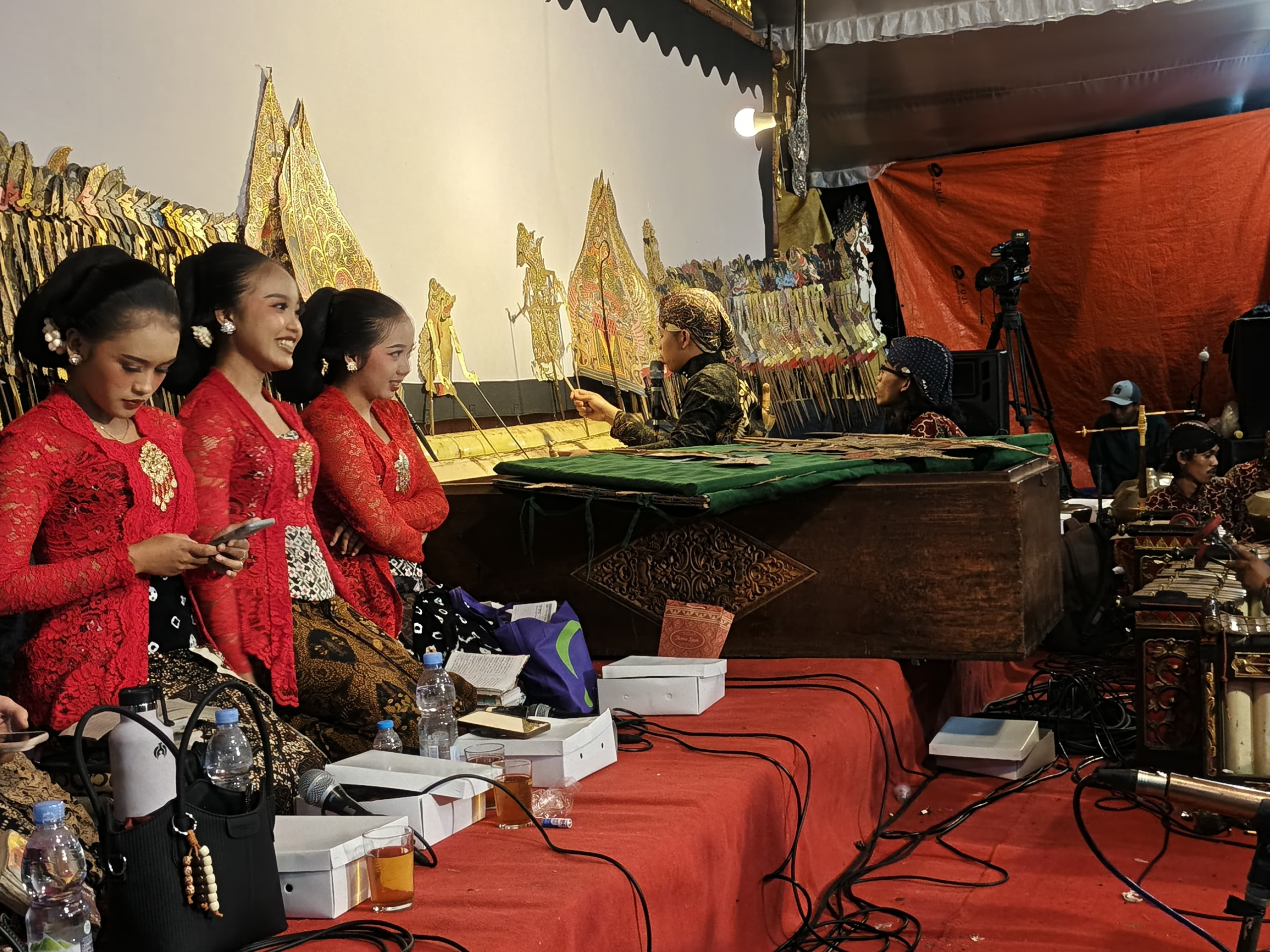 Dalang Muda Asal Magelang, Ki Wisnu Pradana Pentaskan Wayang Kulit Lakon Jumenengan Dasamuka