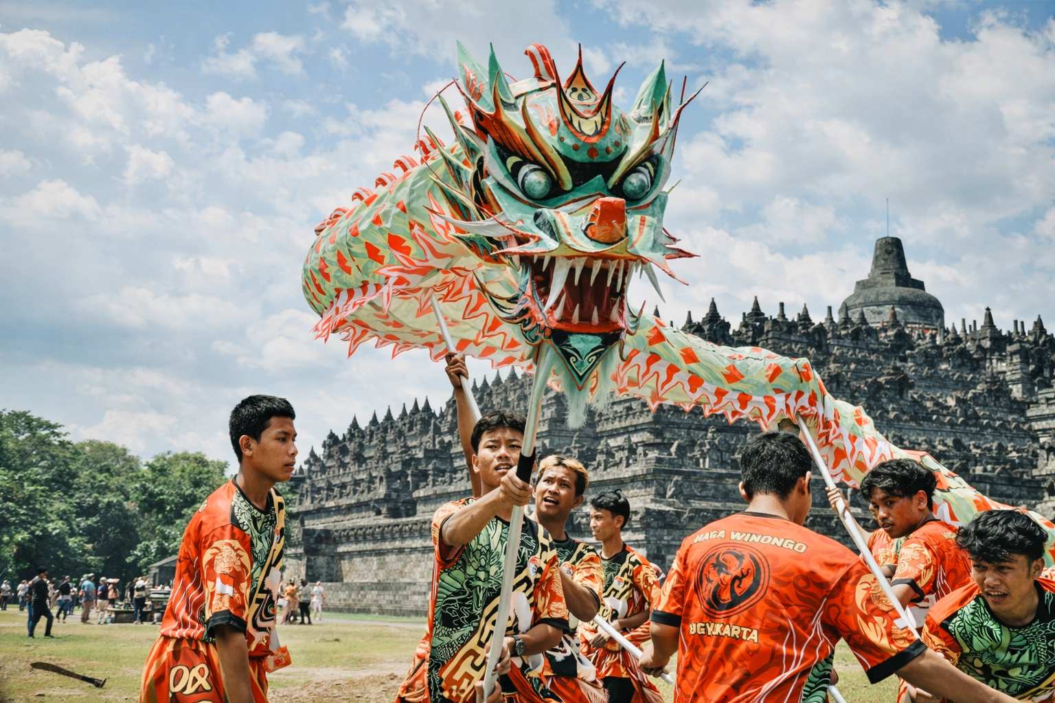 Imlek di Candi Hadirkan Nuansa Penuh Makna dan Harapan di Destinasi Candi Borobudur & Candi Prambanan