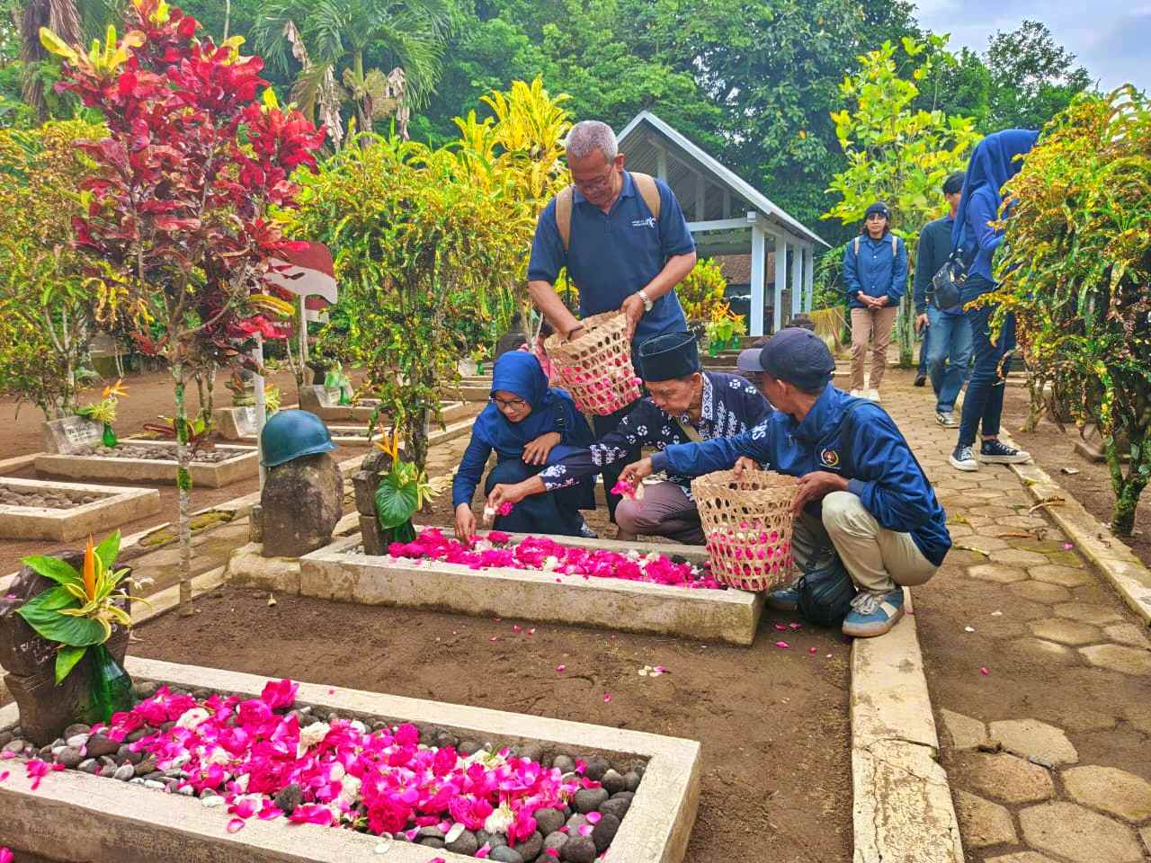 Tradisi Penuh Makna! PWI Magelang Ziarah Makam Boediardjo Setiap HPN