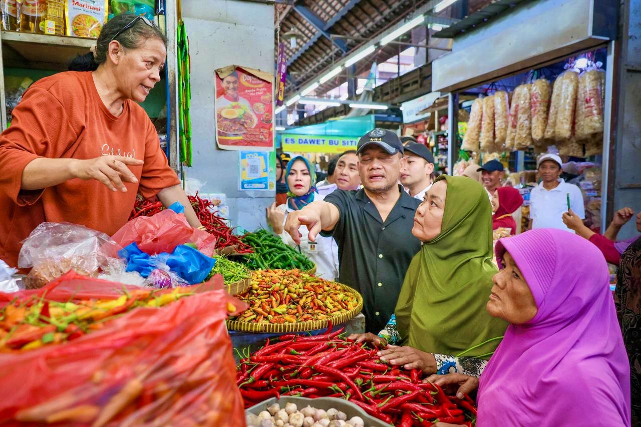 Gubernur Jateng tinjau pasar cek harga termasuk Cabai