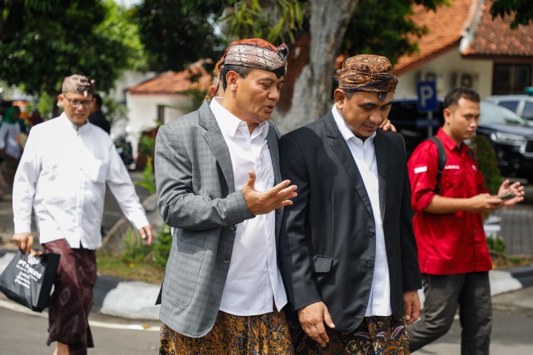 Melongok Pencapaian Setahun Program Pesantren Obah Luthfi-Yasin
