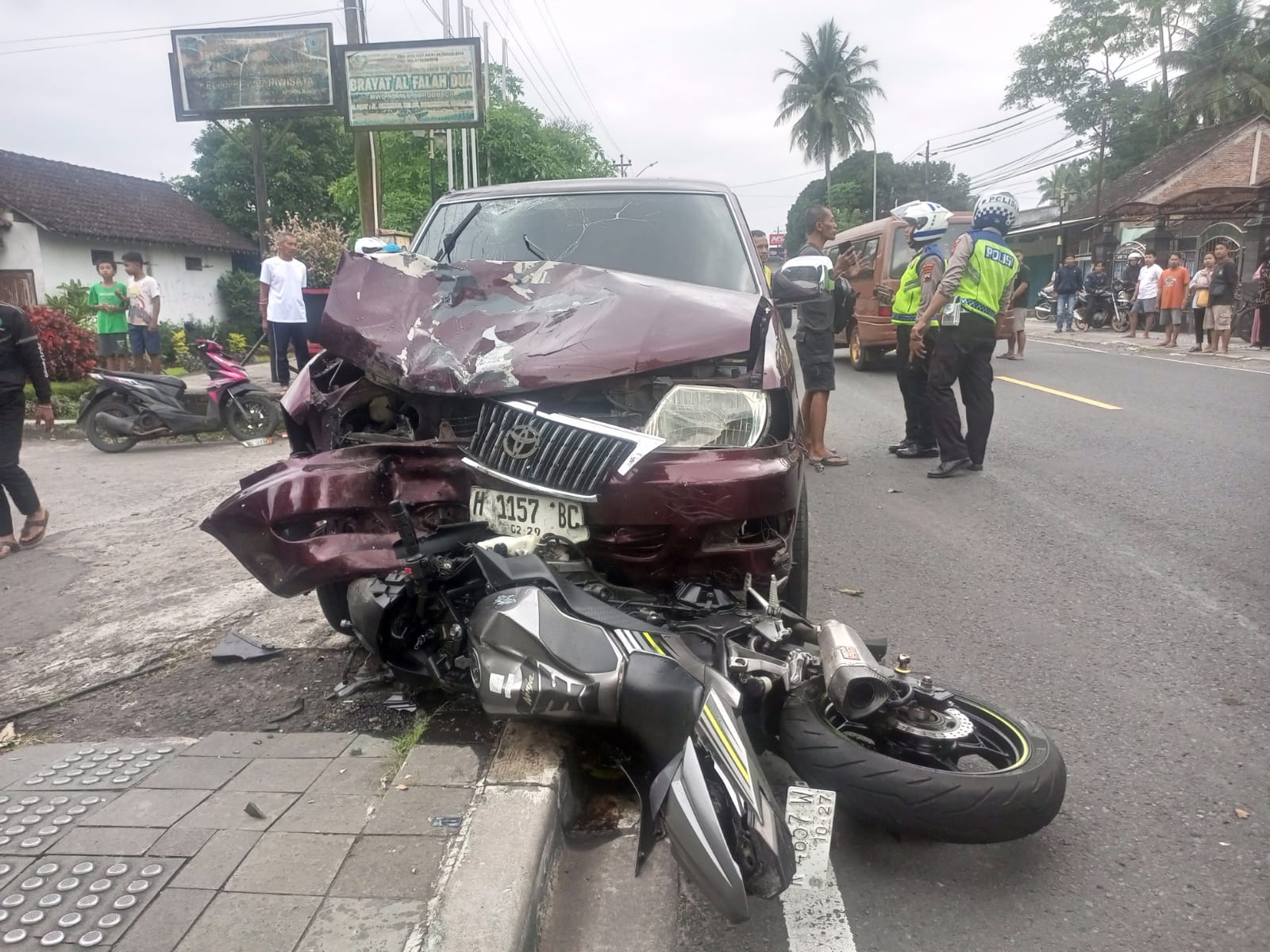Kijang Oleng Tabrak Dua Motor di Borobudur Magelang, Satu Pengendara Meninggal Dunia