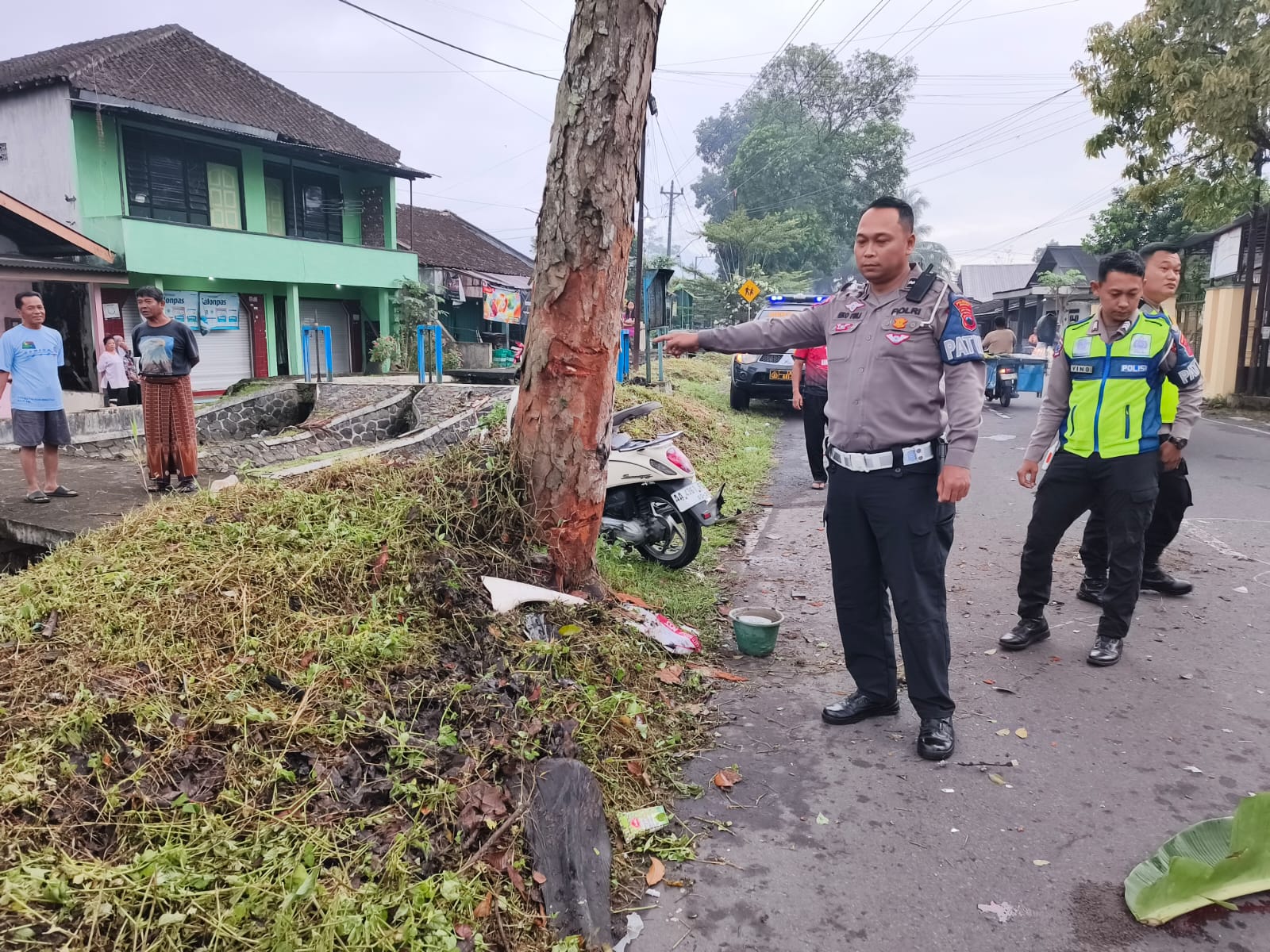 Motor Oleng Tabrak Pohon di Mertoyudan, Pemuda 28 Tahun Meninggal Dunia