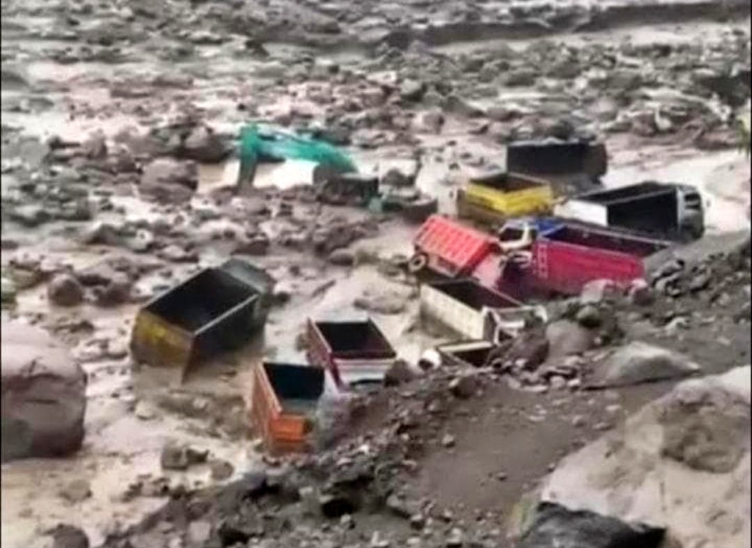 banjir di sungai senowo magelang