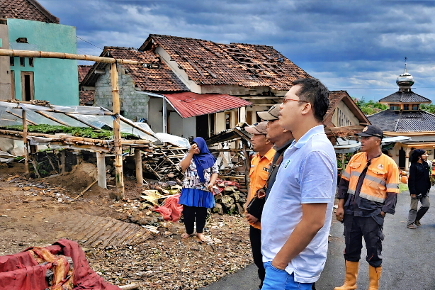 Angin Kencang Rusak Puluhan Rumah di Magelang, Bupati Tinjau Lokasi di Sawangan