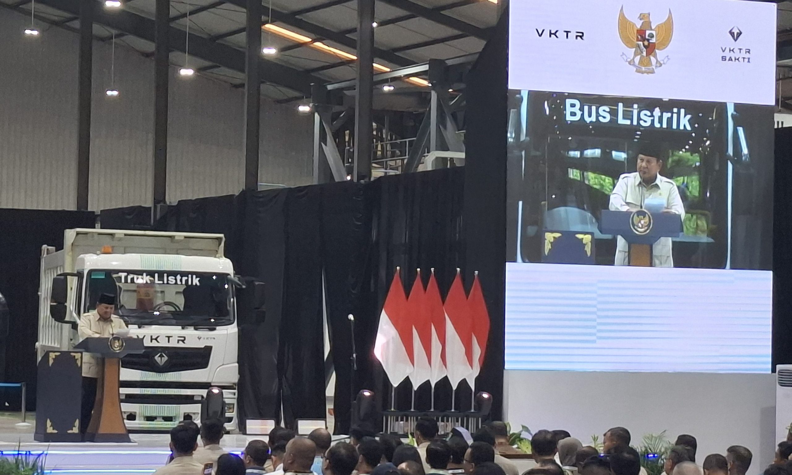 Prabowo Resmikan Pabrik Perakitan Kendaraan Listrik di Magelang