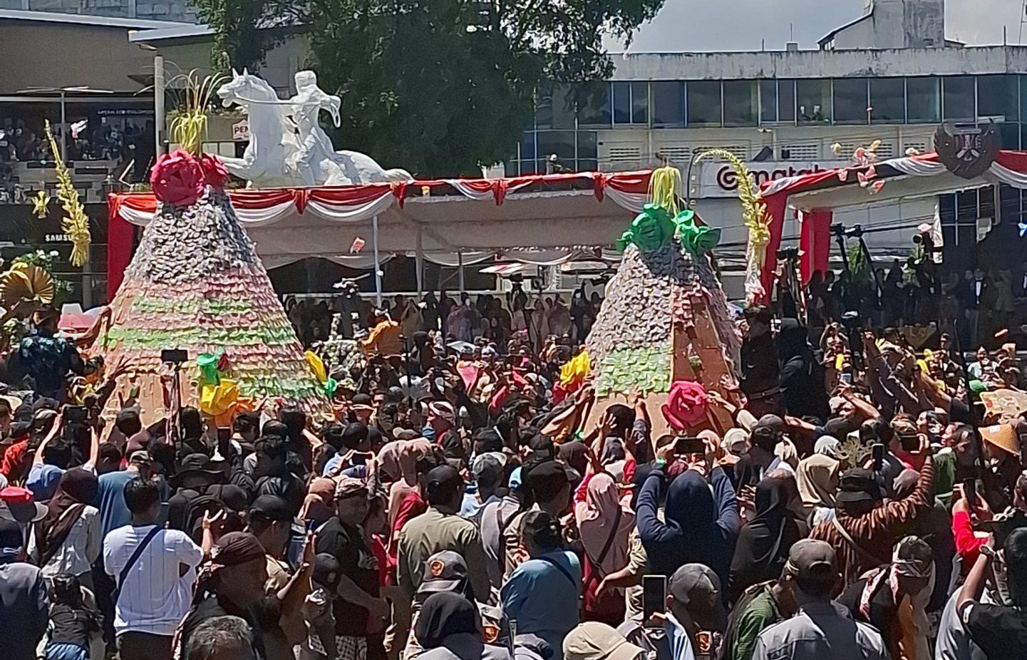 Grebeg Getuk Meriahkan Peringatan Hari Jadi ke-1120 Kota Magelang