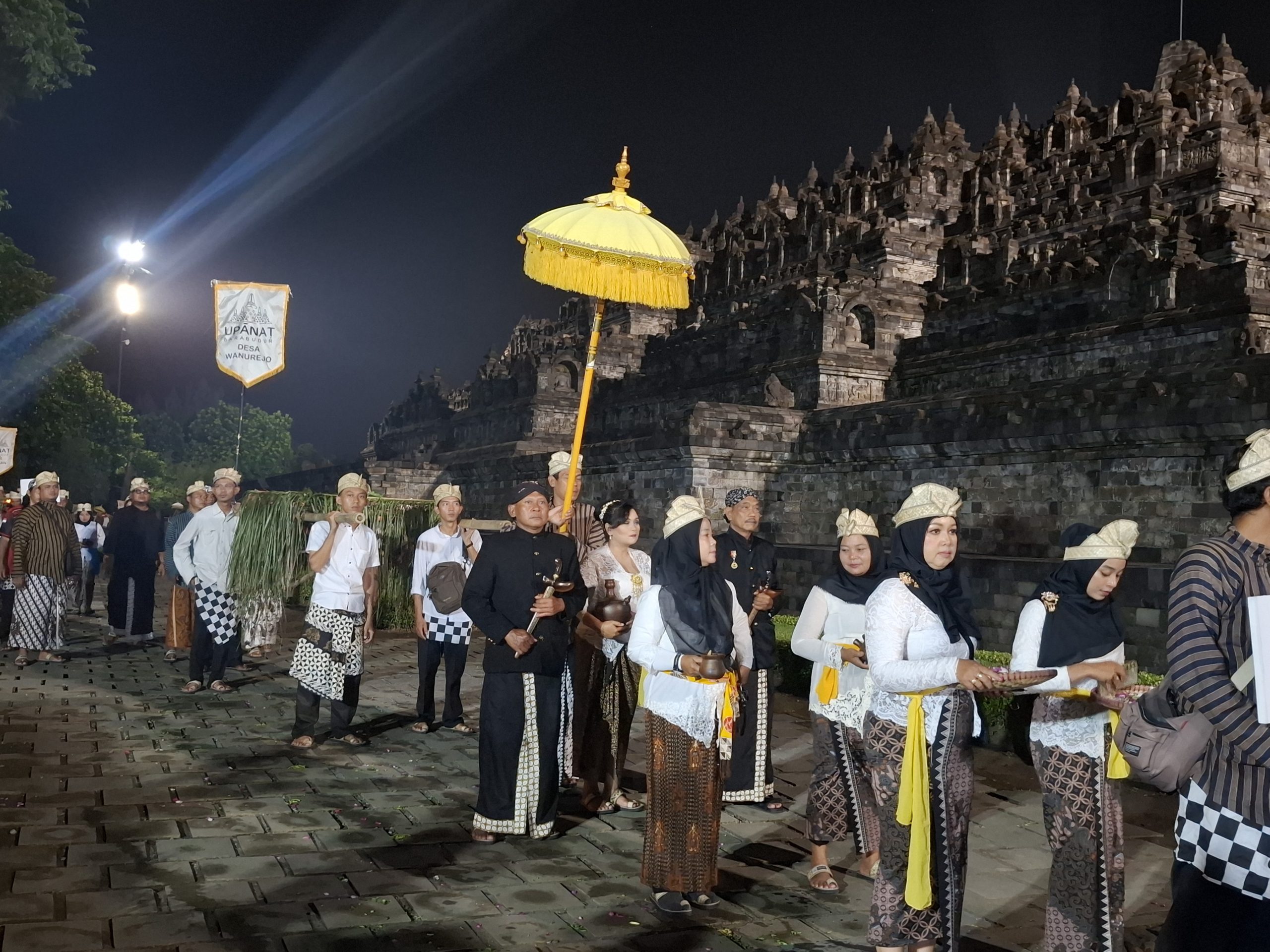 Pertama Kali! Kirab Pusaka Nusantara Digelar di Pelataran Candi Borobudur