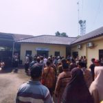 Warga Sambeng Saat di Depan Gedung SPKT Polresta Magelang