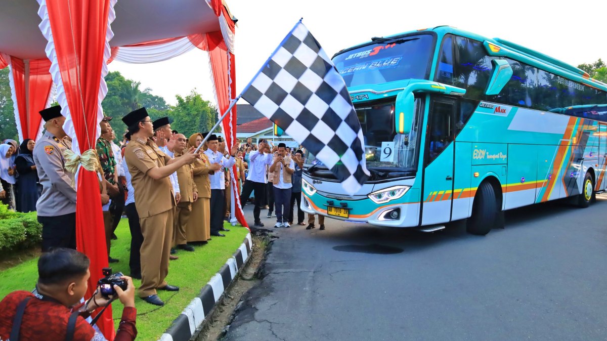 Bupati Grengseng Lepas Jemaah Haji Magelang 2026