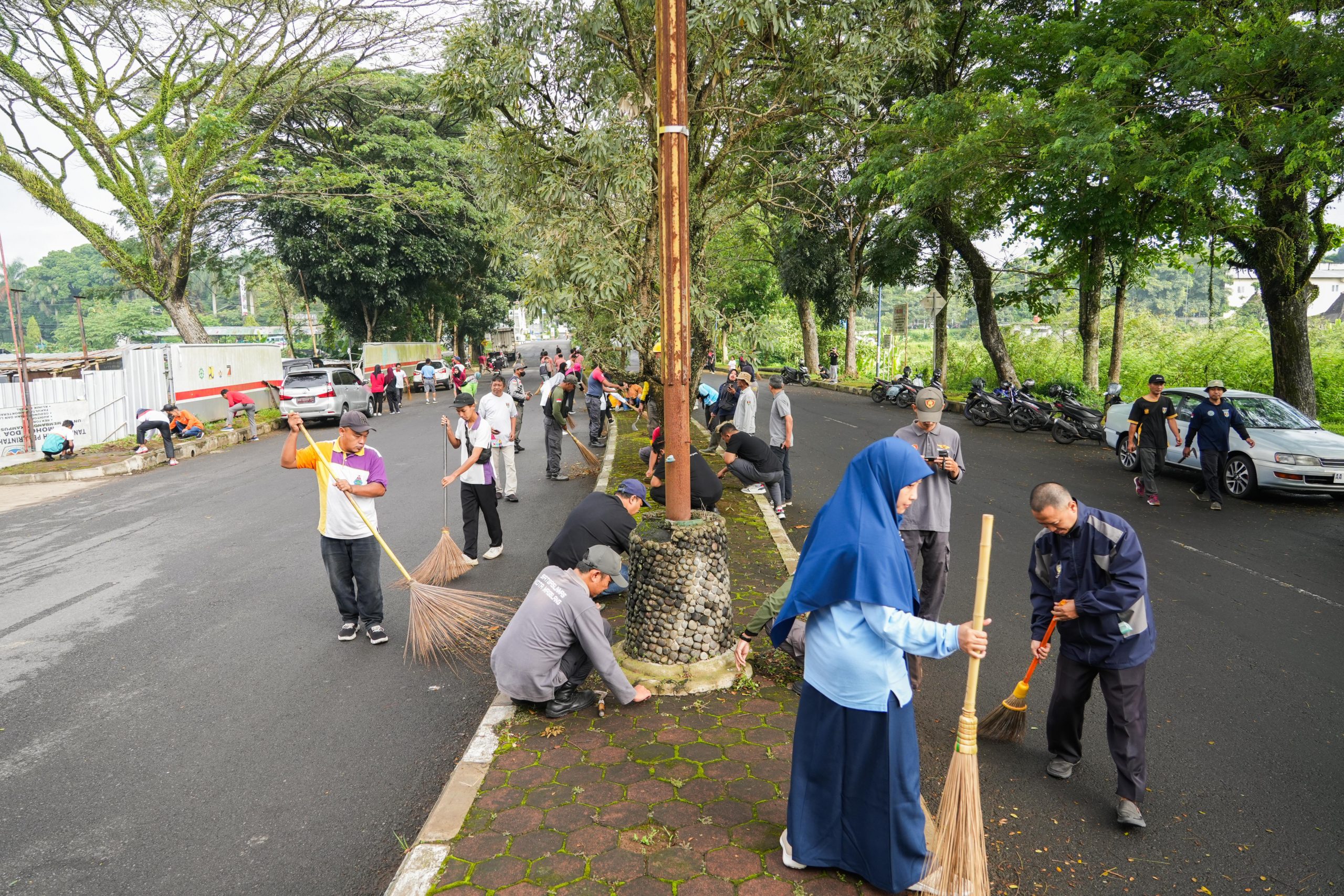 Hari Buruh 2026, Pekerja di Kota Magelang Gelar Aksi Bersih-bersih Lingkungan