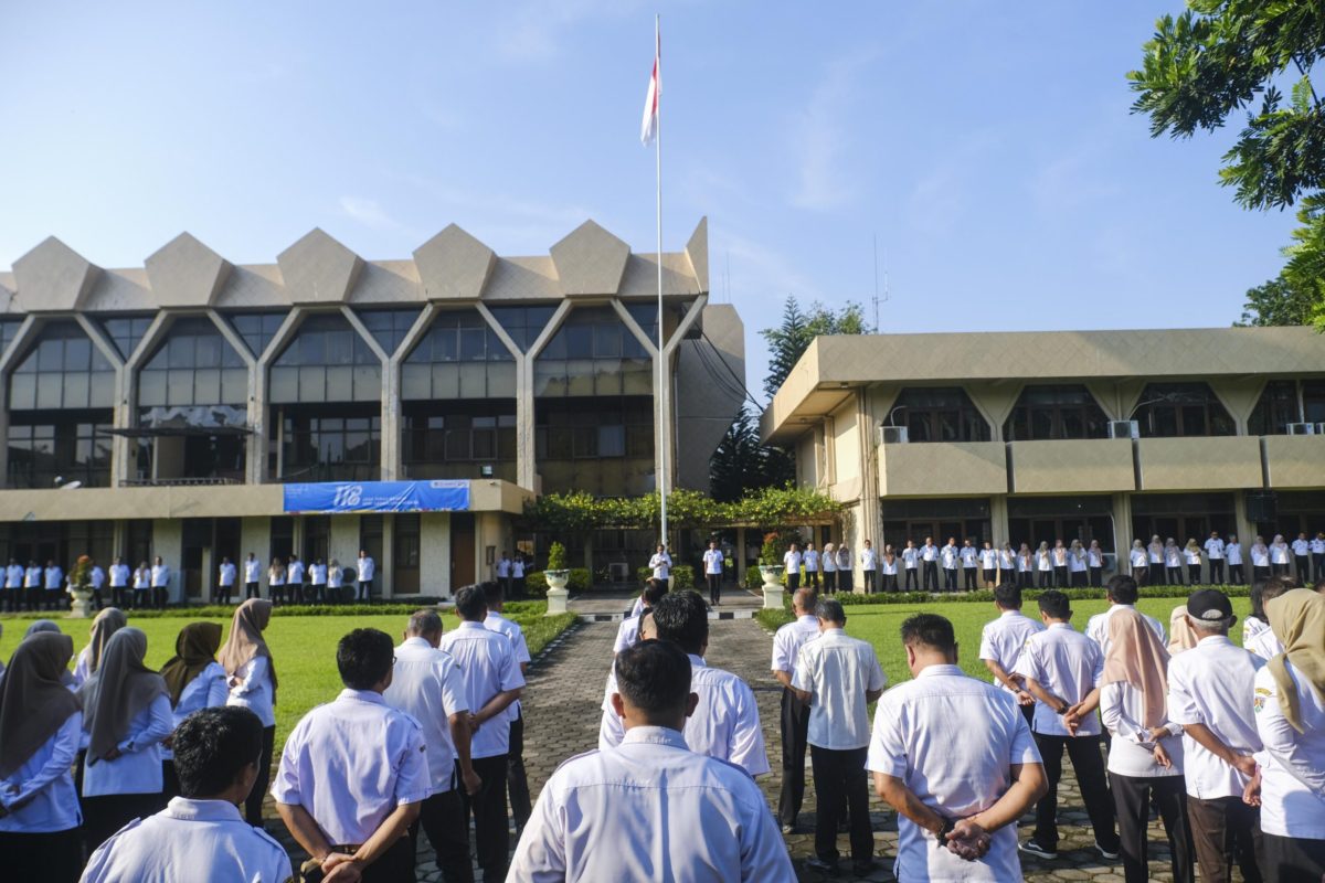 Pemkot Magelang menggelar apel ASN memperingati Harkitnas ke-118, di halaman Kantor Pemkot Magelang, Rabu (20/5/2026). (foto: Prokompim Kota Magelang)
