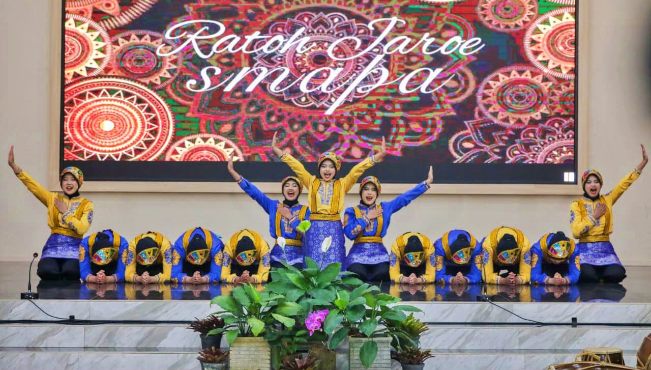 Raih Juara Internasional, Wagub Jateng Apresiasi Prestasi Tim Ratoeh Jaroeh SMAN 4 Kota Semarang
