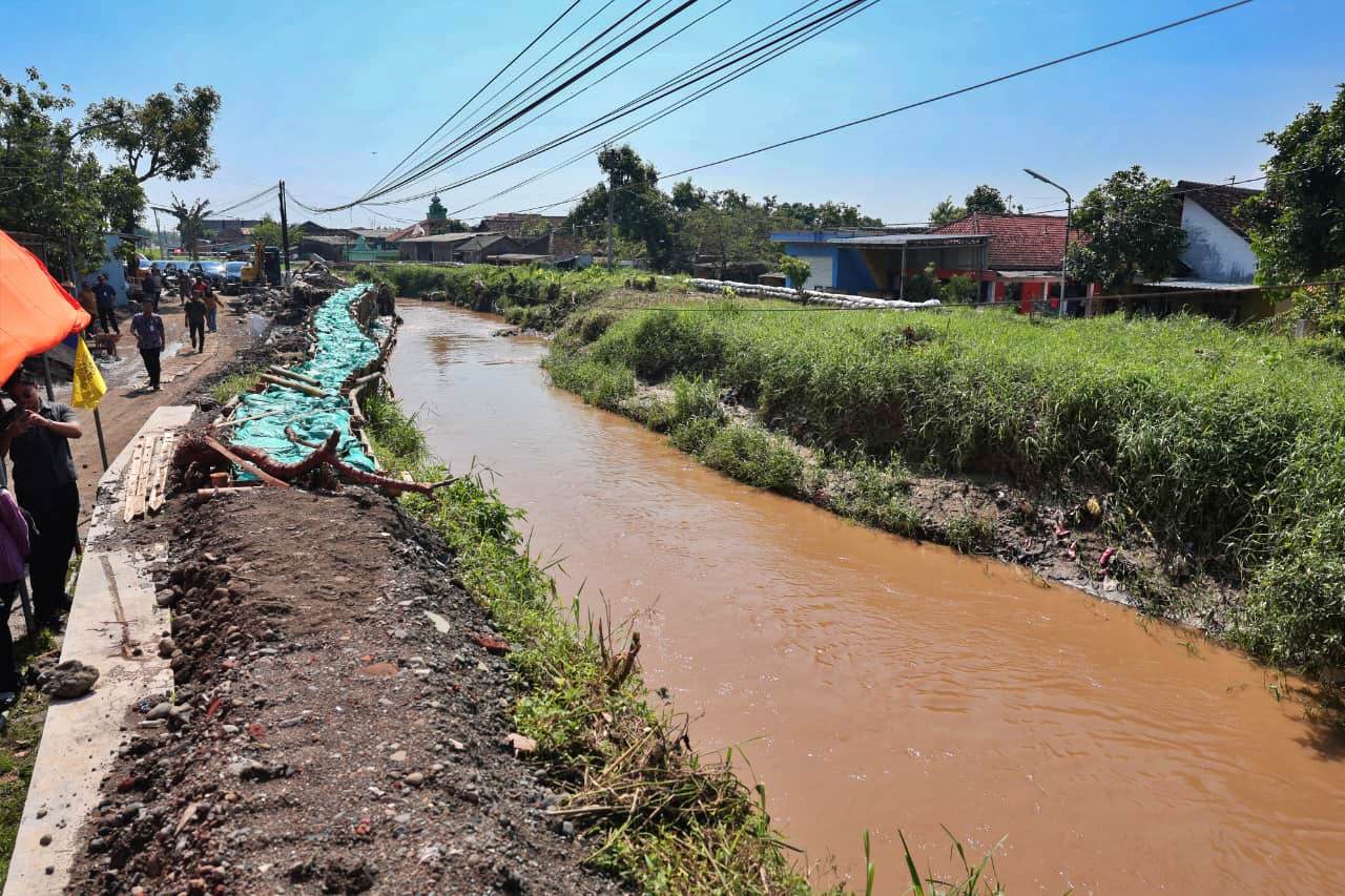 Sungai Plumbon Semarang Jebol, Pemprov Jateng Siapkan Penanganan Darurat Hingga Jangka Panjang
