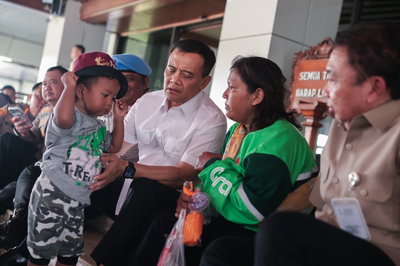 Viral Driver Ojol Bawa Anak Saat Demo, Ahmad Luthfi Siap Kawal Aspirasi Ojol