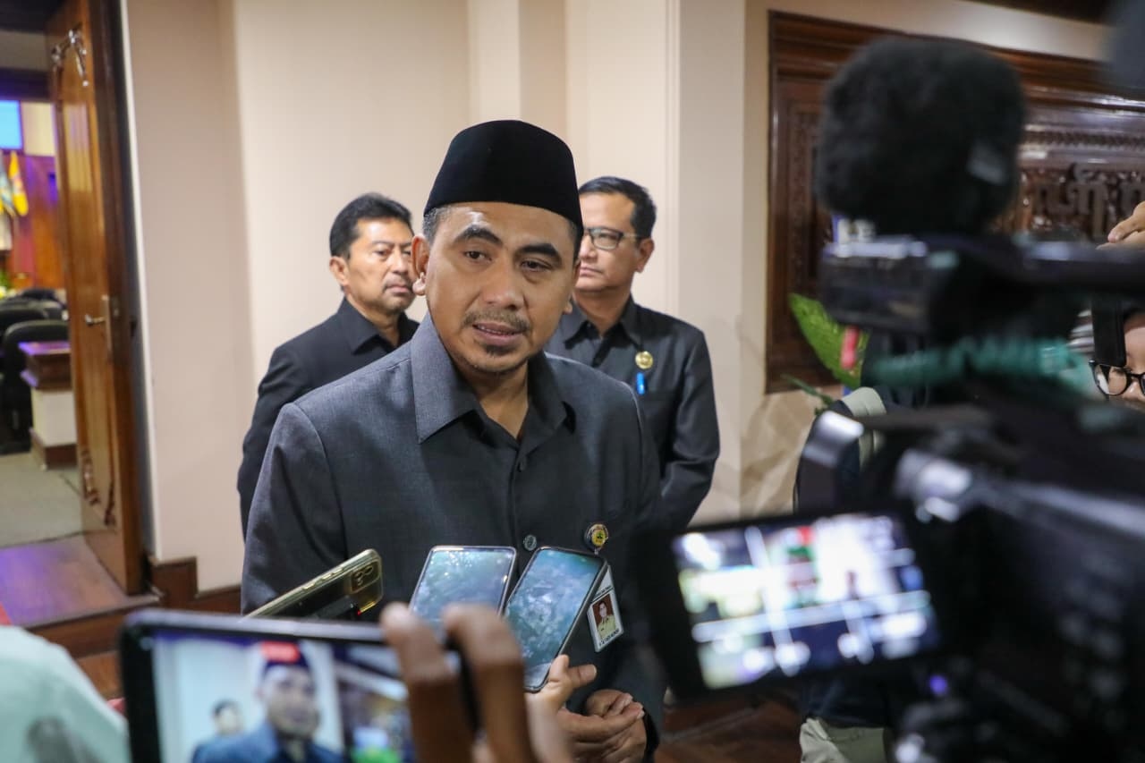 Wakil Gubernur Jawa Tengah, Taj Yasin Maimoen saat diwawancarai soal Nasib Guru Non-ASN atau Honorer Jelang 2027