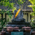 Jelang Hari Raya Waisak, Arca Unfinished Buddha di Candi Borobudur Dipindahkan ke Lokasi Asal d
