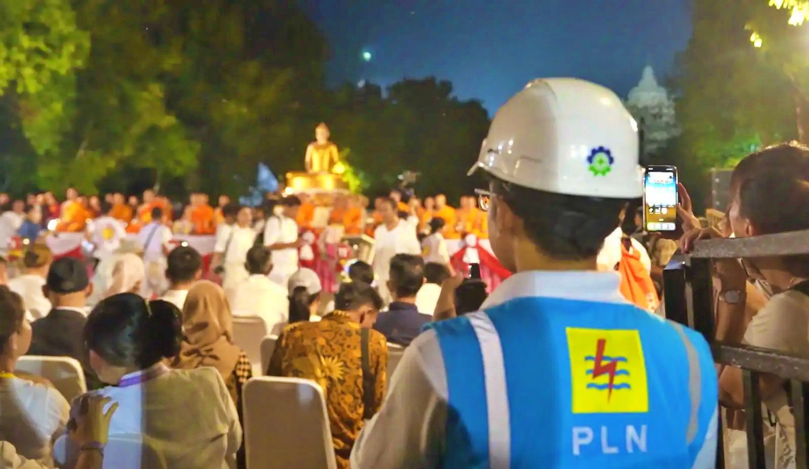 PLN Berikan Dukungan Listrik Andal pada Puncak Perayaan Waisak 2026