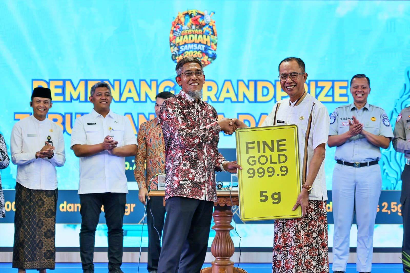 Pemprov Jateng Bagikan Rp385,5 Juta dan Emas 22,5 gram ke Wajib Pajak Lewat Gebyar Hadiah Samsat 2026