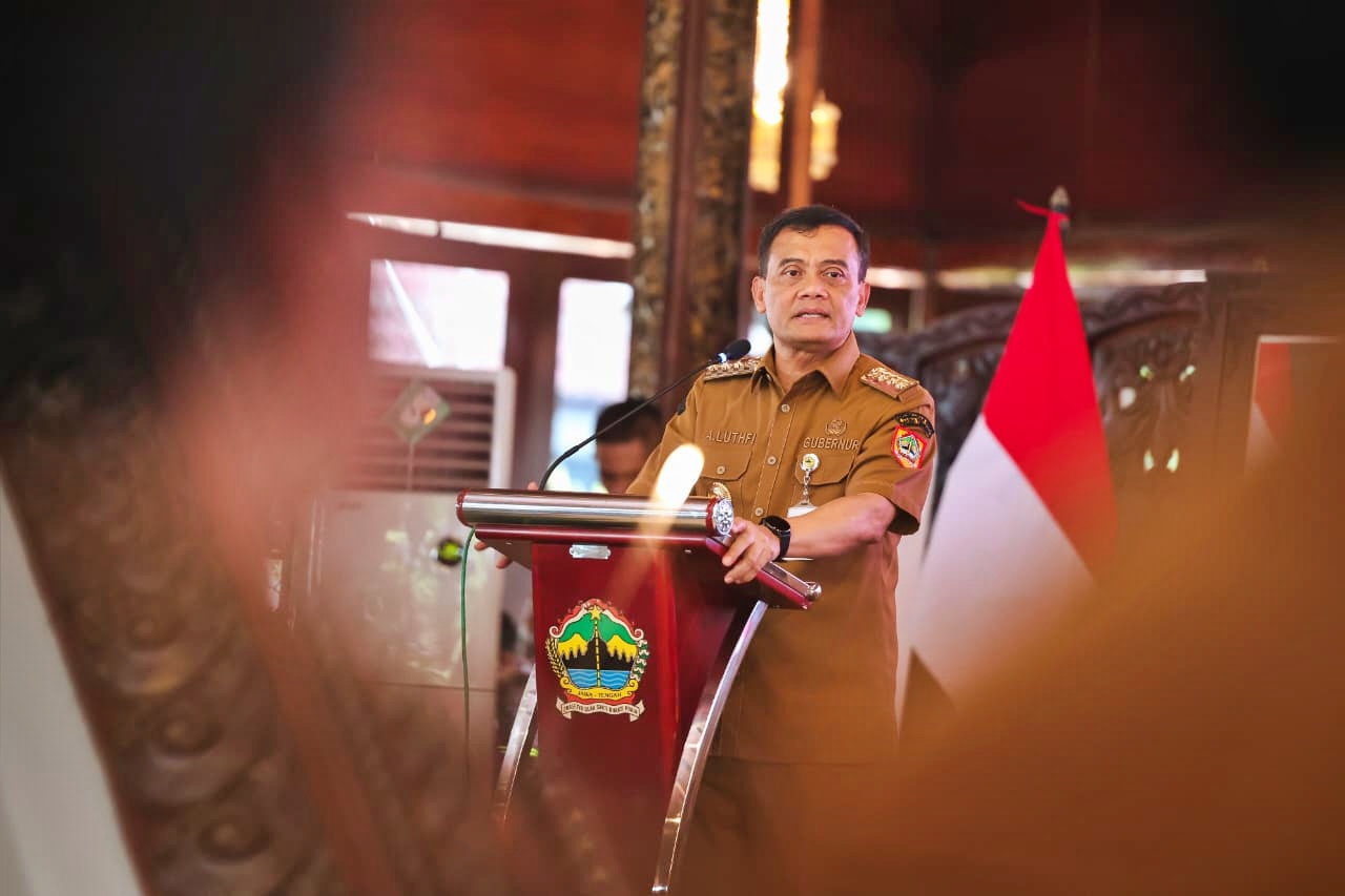 Pemprov Jateng Kucurkan Miliaran Rupiah untuk Perbaikan Jalan di Pantura Barat