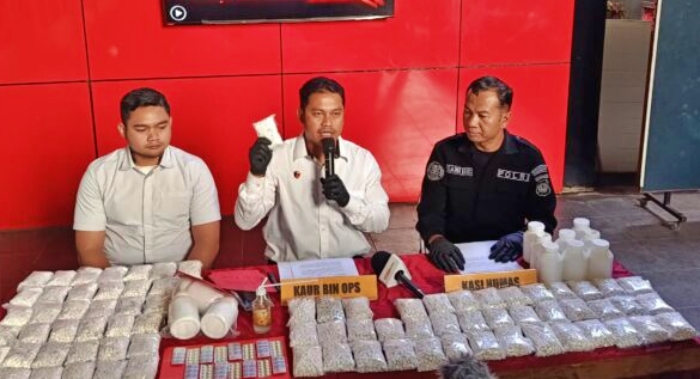 Terbongkar! Ojol Asal Magelang Diduga Edarkan Puluhan Ribu Obat Keras, Polisi Sita 81 Ribu Butir