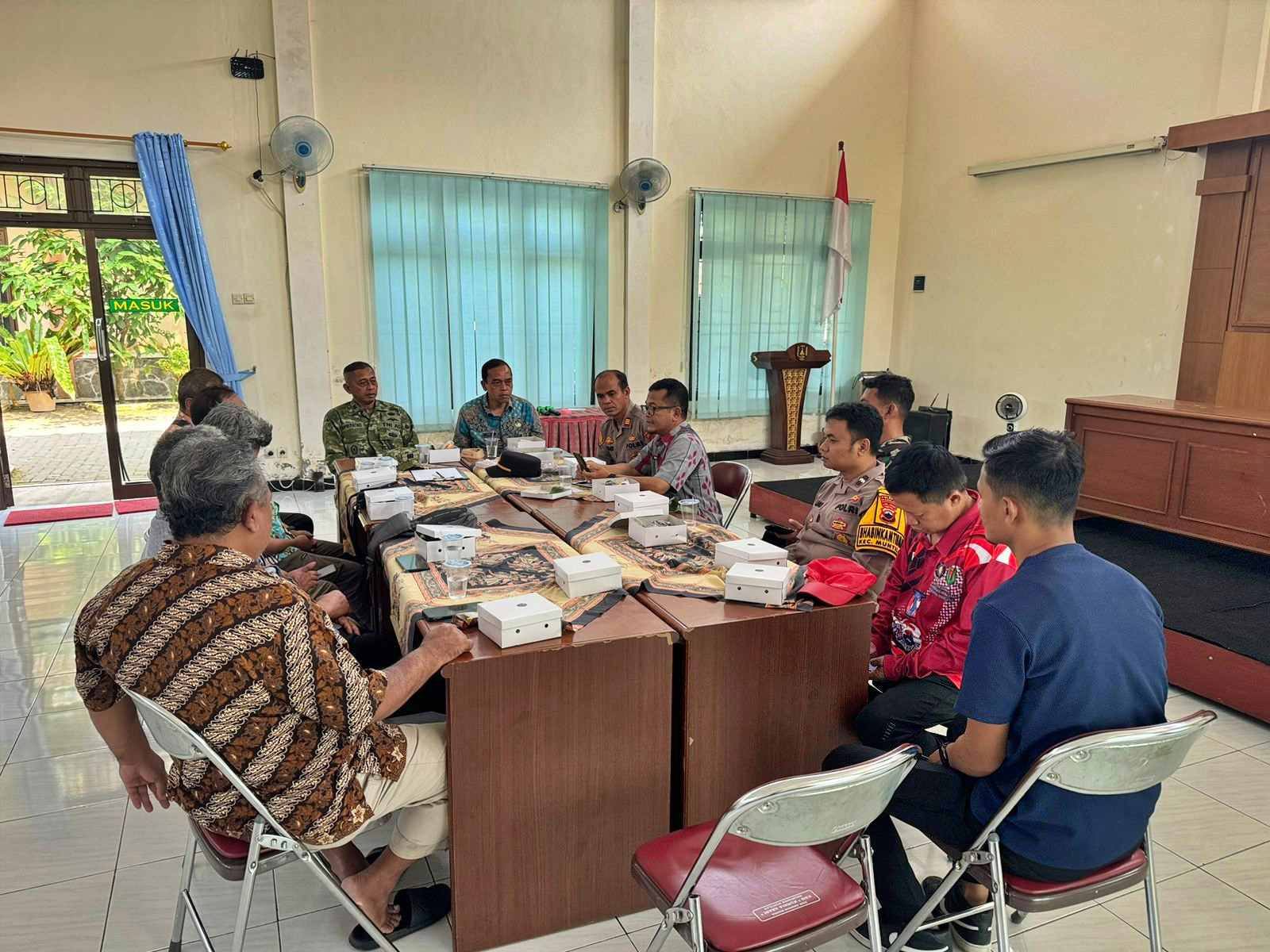 Truk Golongan C Masih Bandel, Warga dan Forkopimcam Muntilan Bentuk Tim Pengawas Jalan dr Soetomo