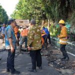 Kerusakan Jalan dr. Sutomo Muntilan Picu Aksi Warga, Truk Bermuatan Berat Jadi Sorotan