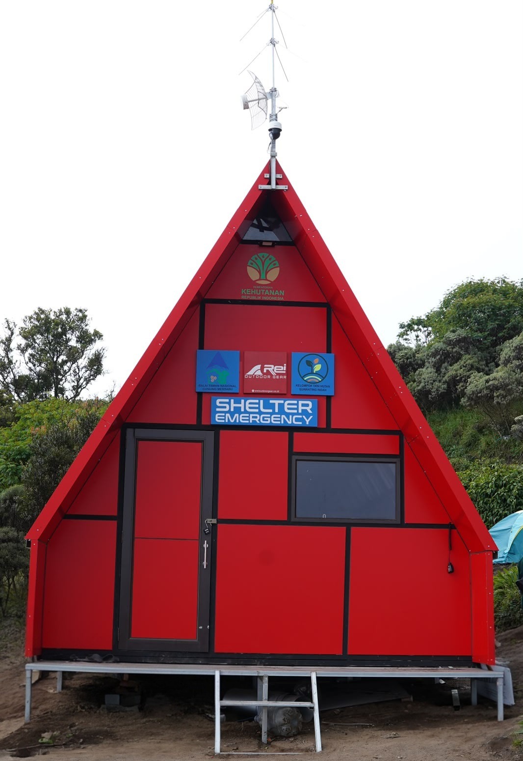 Foto : Gunung Merbabu Kini Punya Shelter Darurat Canggih